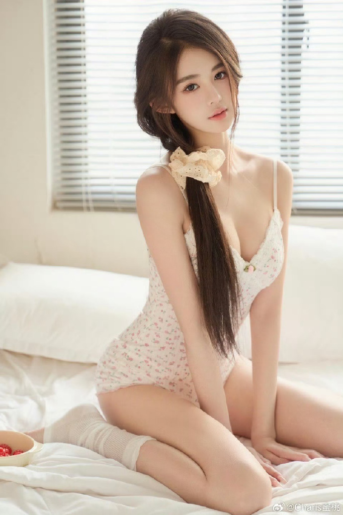 我透过校服短袖看到了图片蓝光在线观看_剧情伏笔盘点- 剧情与评价 封面配图