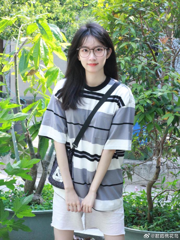 沿阶草 剧照